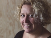 https://www.lemediasocial-emploi.fr/media/cache/articles_thumbnail/uploads/images/articles-small/60dd6d0bca92e_Conseils_Entretien Mélina Konrad v2.jpg